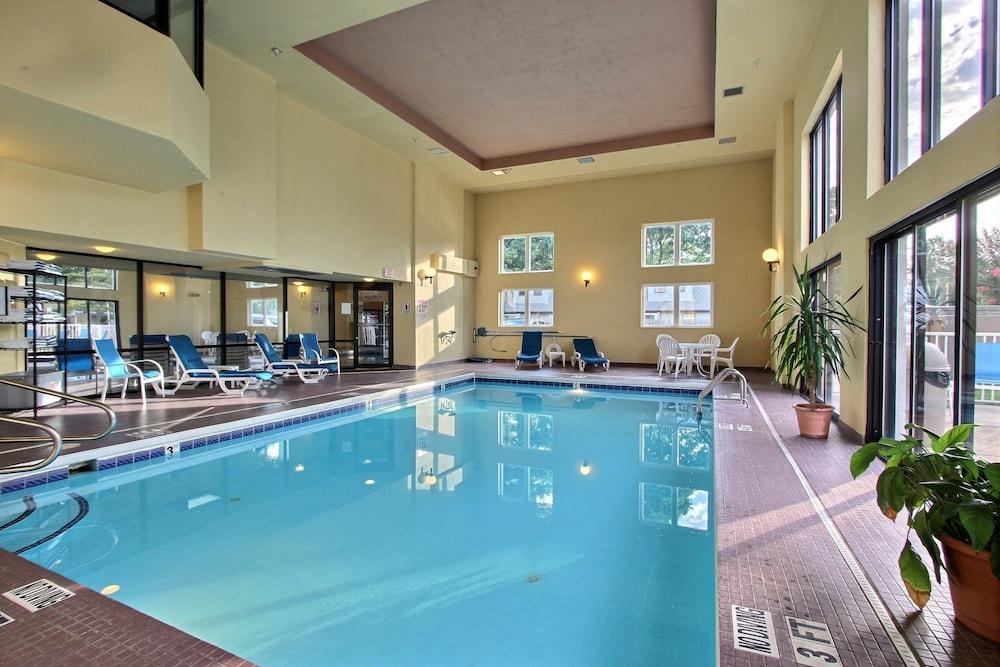 Hotel Country & By Radisson Rehoboth - Dewey
