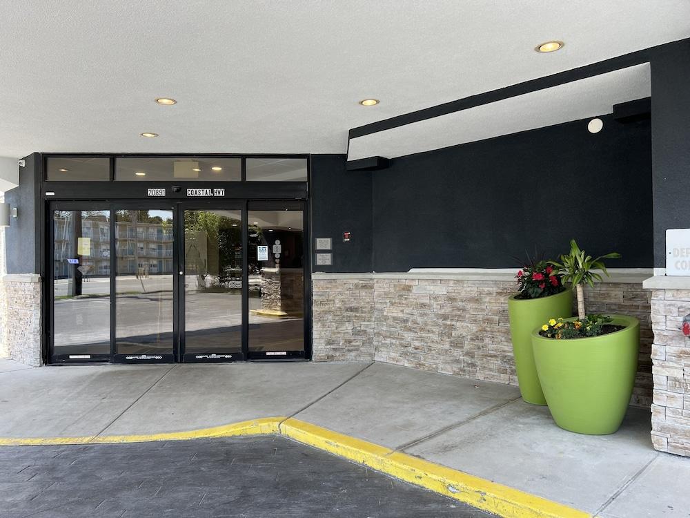 Hotel Country & By Radisson Rehoboth - Dewey