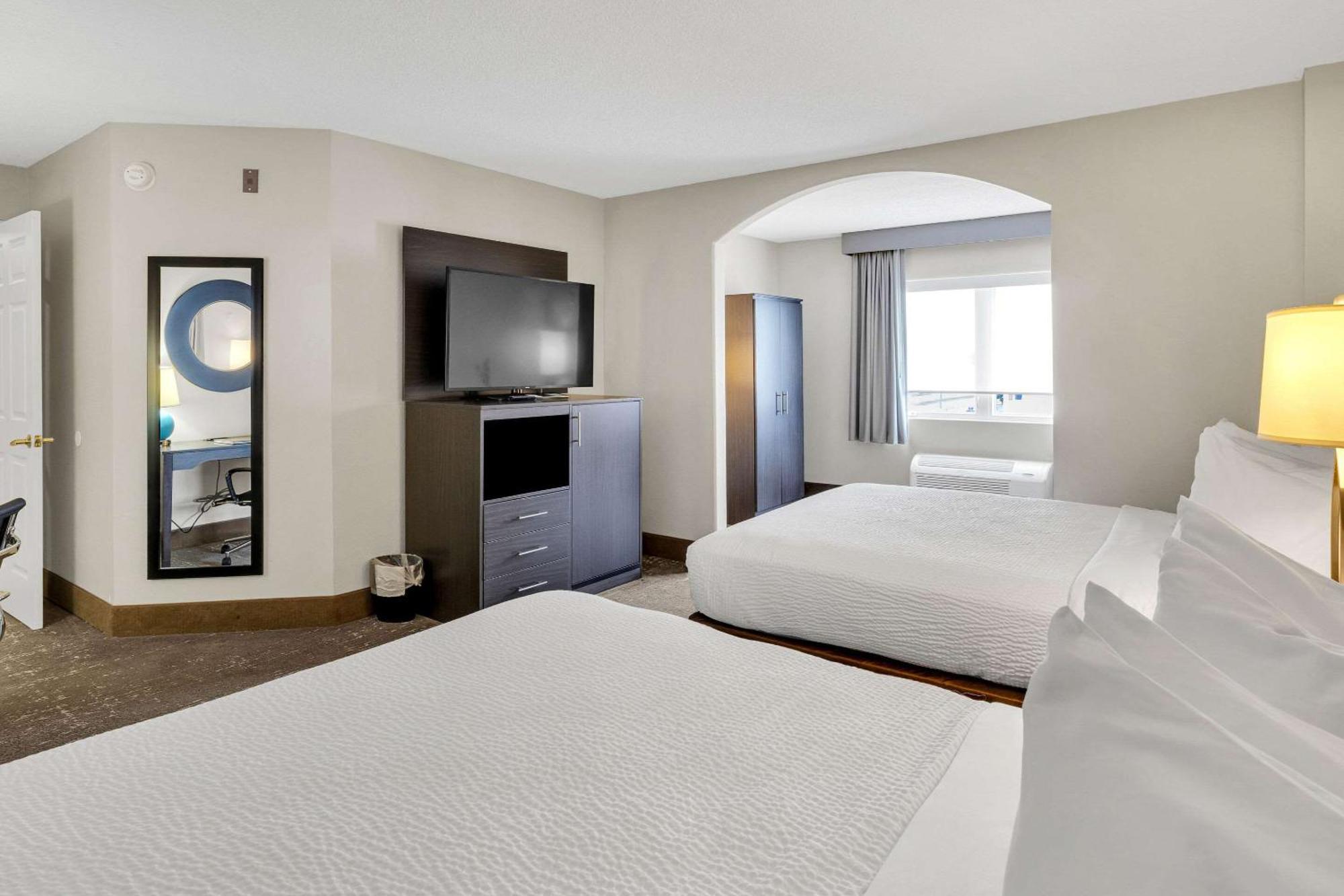 Country & By Radisson Rehoboth - Dewey