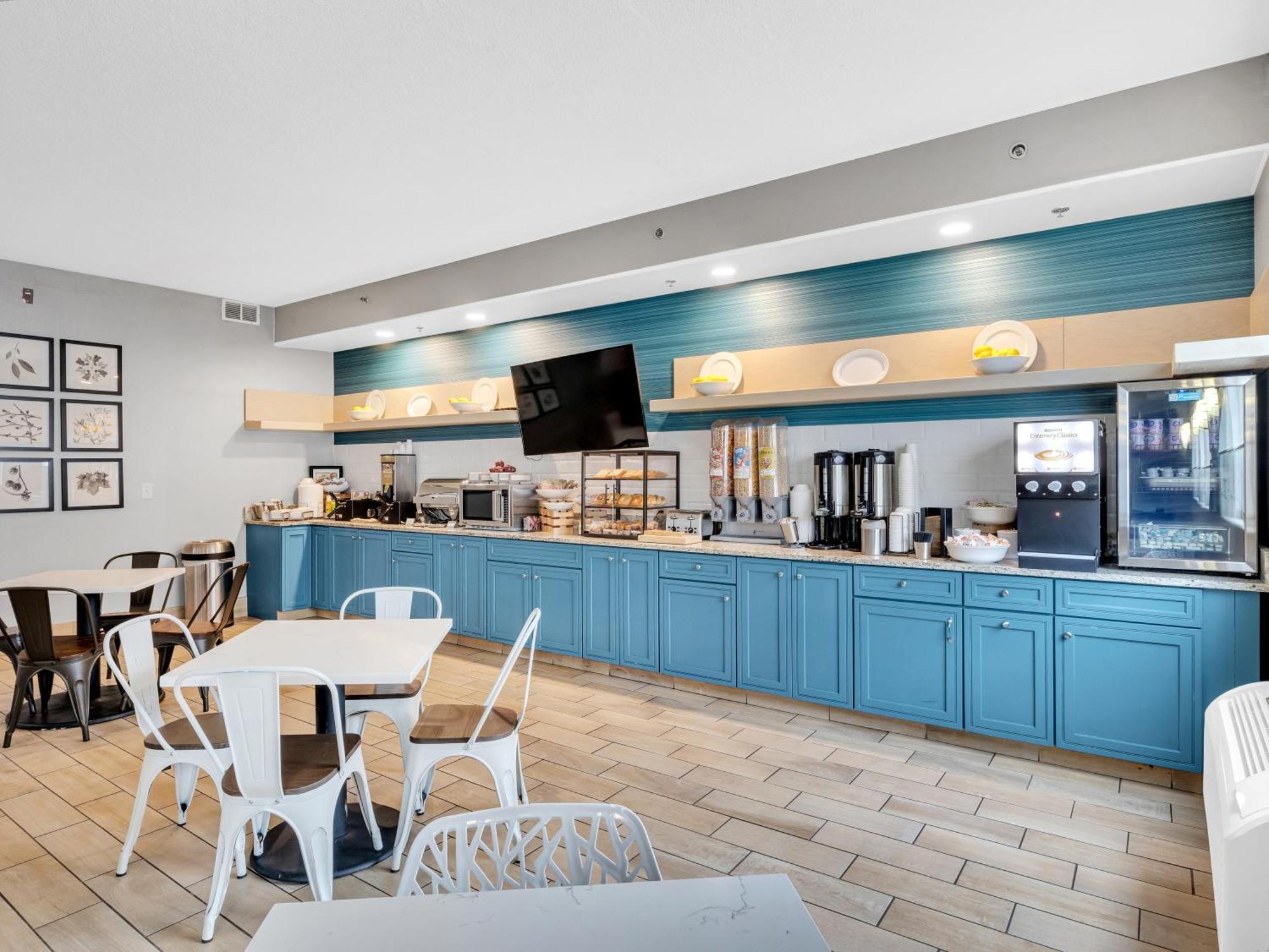 Hotel Country & By Radisson Rehoboth - Dewey 2*