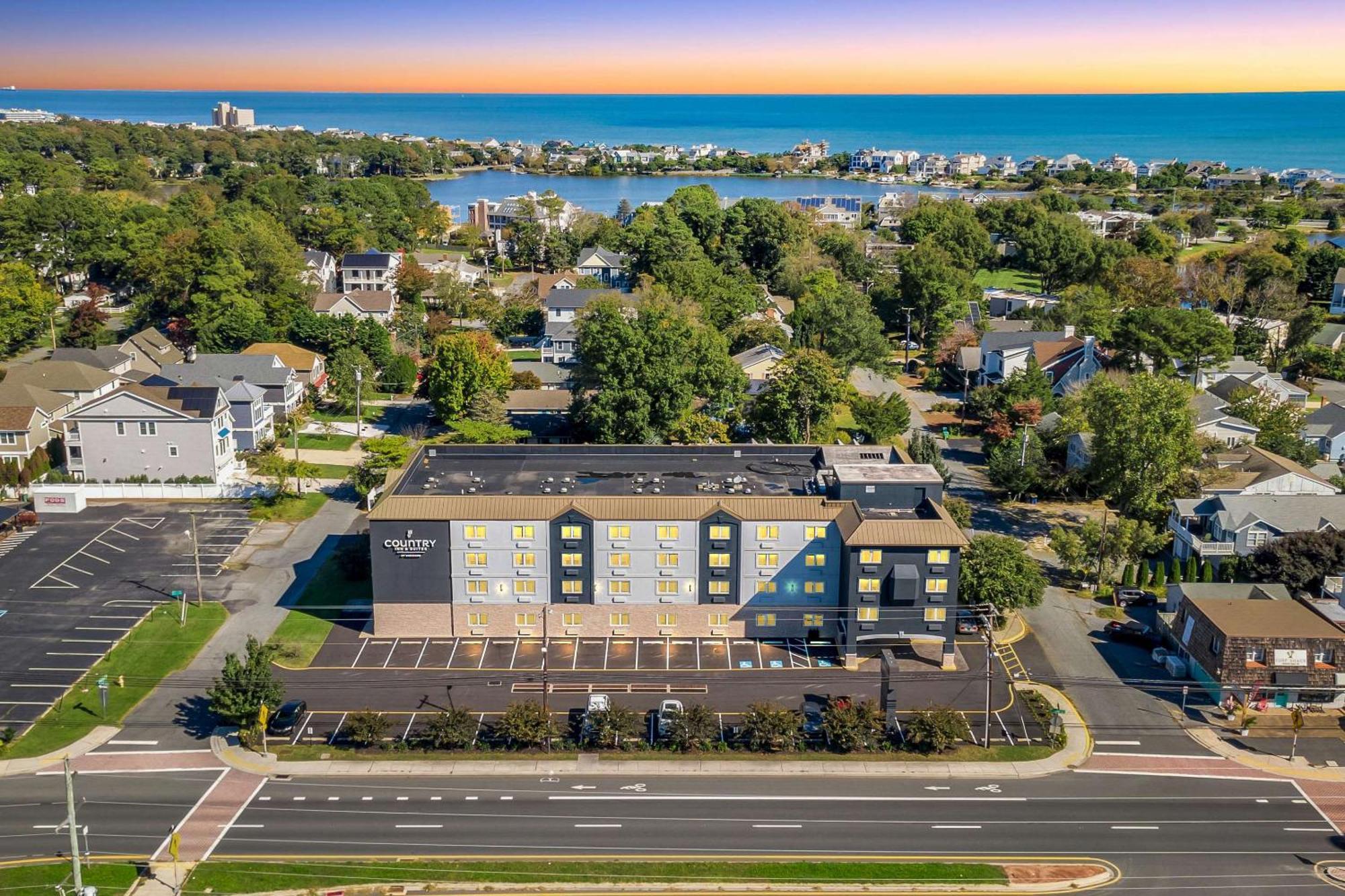 Hotel Country & By Radisson Rehoboth - Dewey 2*